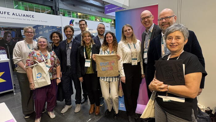 A delegación da USC estivo formada pola vicerreitora de Titulacións e Internacionalización, María José López Couso, e a adxunta á Vicerreitoría para Internacionalización, Belén Méndez Naya