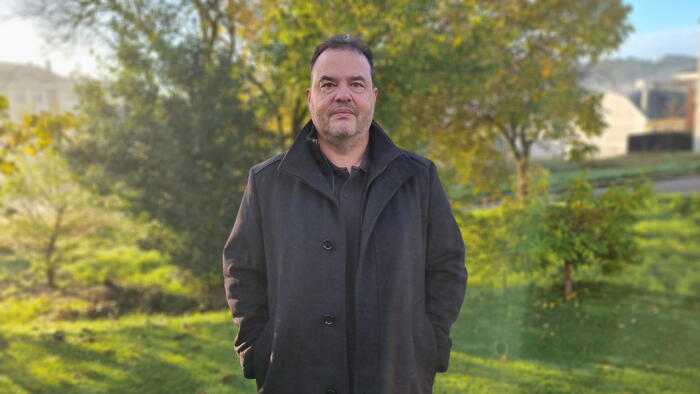 Muñoz Guzón, que sucede no cargo ao profesor Gonzalo Fernández, doutorouse en 1999 na Universidade Complutense de Madrid