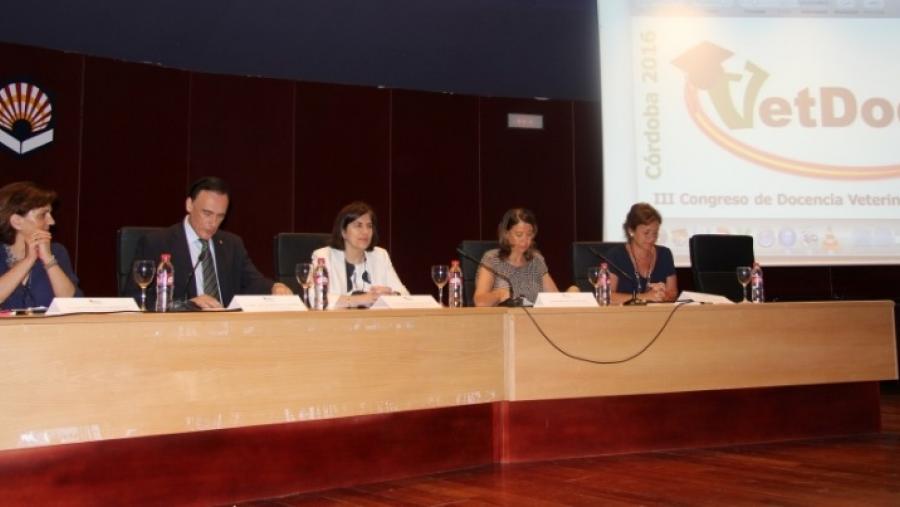 La creación de nuevas facultades, la enseñanza en línea y en inglés, entre los temas de debate del III Congreso de Docencia Veterinaria