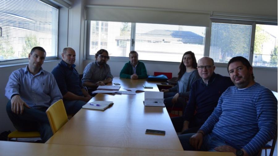 El Campus Terra de la USC colabora con una destilería irlandesa en la certificación de la madera de roble gallego usada en barricas