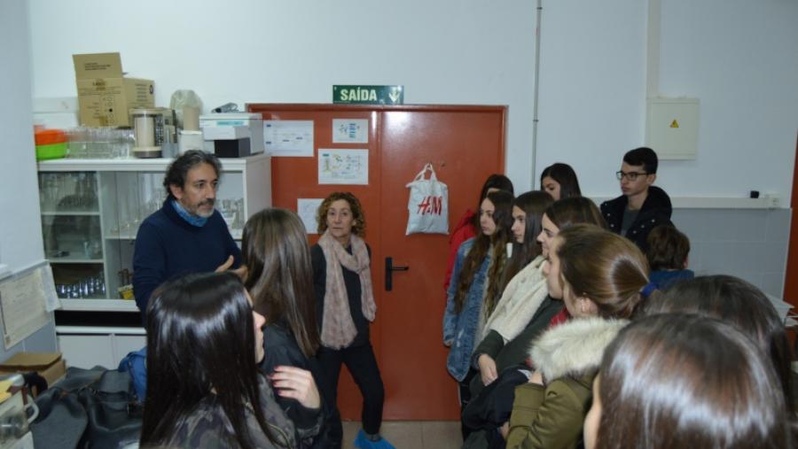 Estudiantes del IES Isidro Parga Pondal de Carballo visitan la EPS del Campus Terra para conocer su oferta de estudios