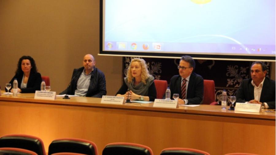 La formación de postgrado y las alternativas de inserción laboral de profesionales de Enfermería, objeto de análisis en una jornada en el Campus Terra