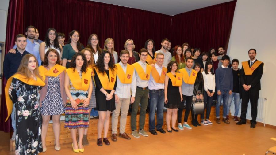 Imposición de bandas y entrega de diplomas de convivencia en la residencia universitaria Jesús Bal y Gay