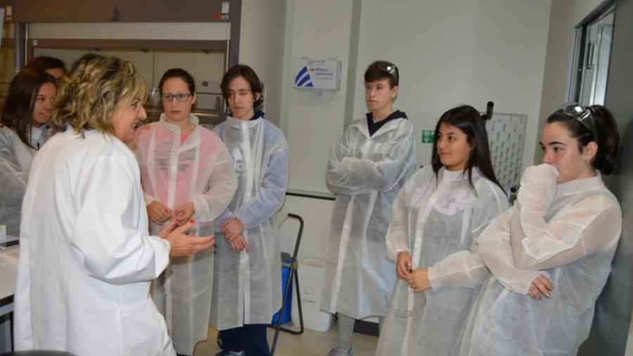 O ciclo ‘Ciencia para xoves investigadores’ achega 485 estudantes de ensino secundario á Facultade de Ciencias