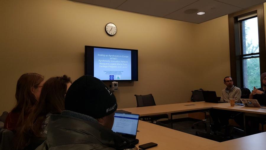 Rosa Mosquera reivindica as prácticas agroforestais na universidade estadounidense de Cornell