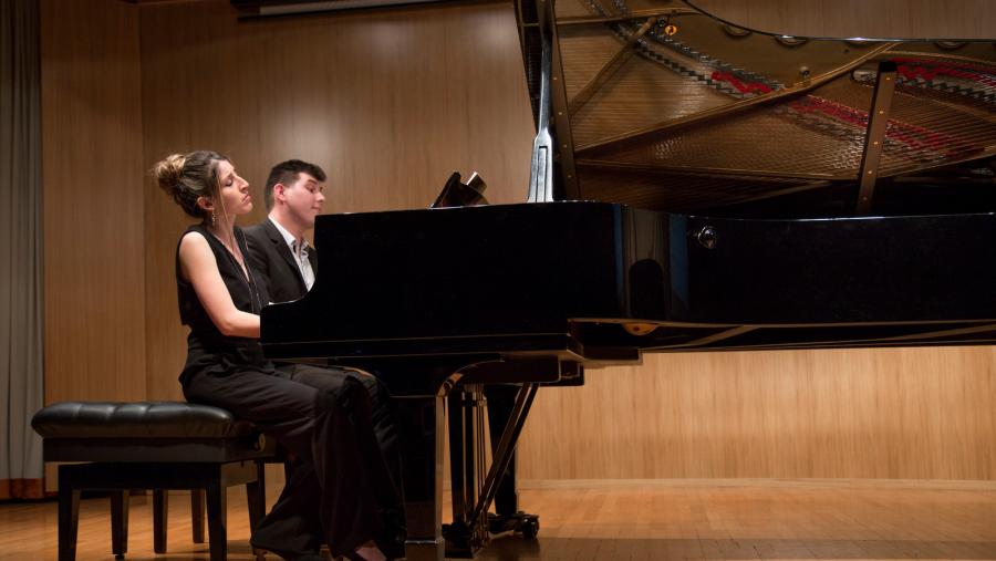 Antón & Maite ‘Piano Dúo’ actúan este xoves 16 ás 20.00h na Casa do Saber