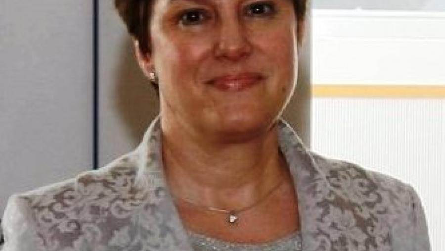 María Isabel González Rey, decana de la Facultad de Humanidades del  Campus Terra de la USC: "La formación semipresencial traslada la universidad a tu casa."