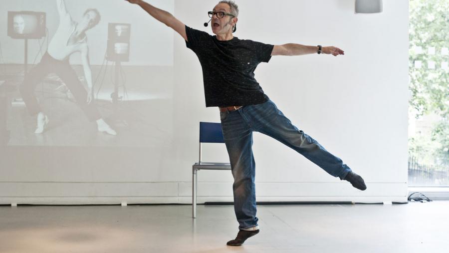 Toni Jodar explica la danza moderna y contemporánea este miércoles 11 de abril en Veterinaria