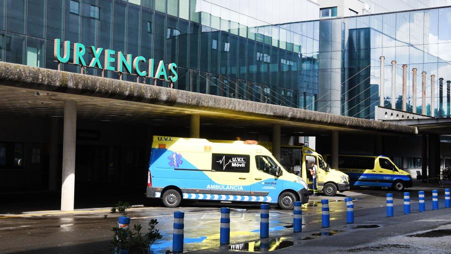 A xestión das camas de UCIs, sinalan os investigadores, “trátase dun problema de enorme complexidade e repercusión”. FOTO: Santi Alvite