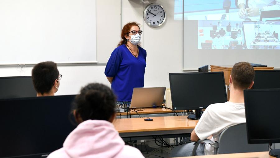 Esta é unha sesión en liña, sen necesidade de rexistro previo, dirixida a profesorado e persoal investigador. Foto: Santi Alvite