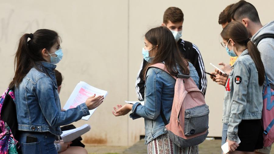 Diferentes táboas redondas integradas por especialistas abordaron a ApS nas diferentes áreas de coñecemento. FOTO: Santi Alvite