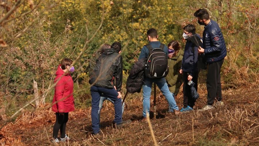 Participantes nunha das actuacións desenvolvidas ao abeiro do proxecto 'Plantando cara ao lume'