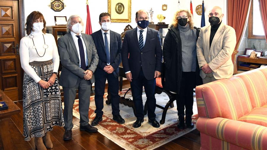 Acto de sinatura do protocolo de colaboración entre a USC e Femembalses