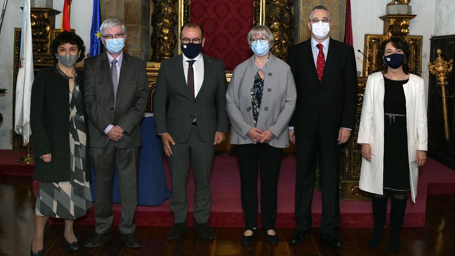 Mº Paz García Rubio, Éric Savaux, Antonio López, Rose-Noëlle Schütz, Javier Lete Achirica e Dulce García Mella. Foto: Santi Alvite 