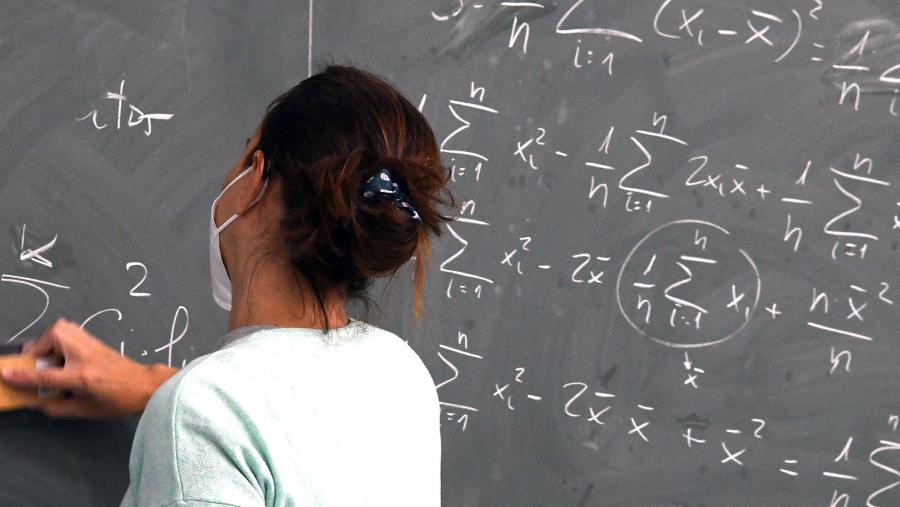 Coa motivación de fomentar unha cultura colaborativa, que busque a excelencia na investigación, a innovación e a formación, CITMAga aspira a converterse nun centro de referencia estatal e internacional. FOTO: Santi Alvite