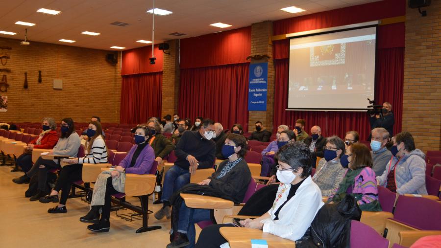 Asistentes ao acto conmemorativo do Día da Muller na EPS de Enxeñaría da USC