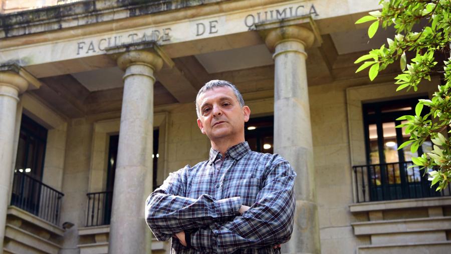 Jesús Sanmartín Matalobos é profesor titular de Química Inorgánica na USC dende 1997 e, dende 2021, está adscrito ao Instituto de Materiais (iMATUS). FOTO: Santi Alvite