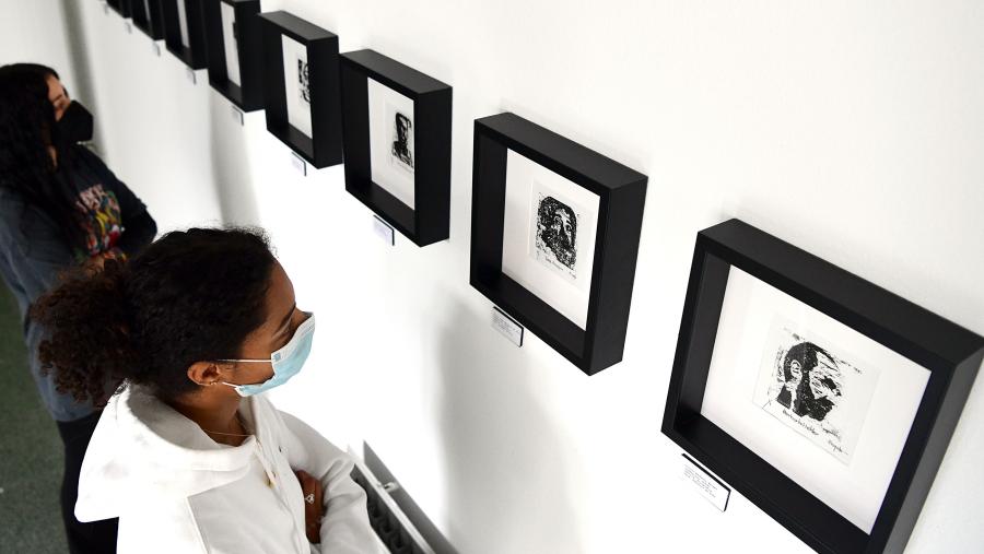 A mostra homenaxea o escritor brasileiro Afonso Henriques de Lima Barreto no ano do centenario da súa morte. FOTO: Santi Alvite