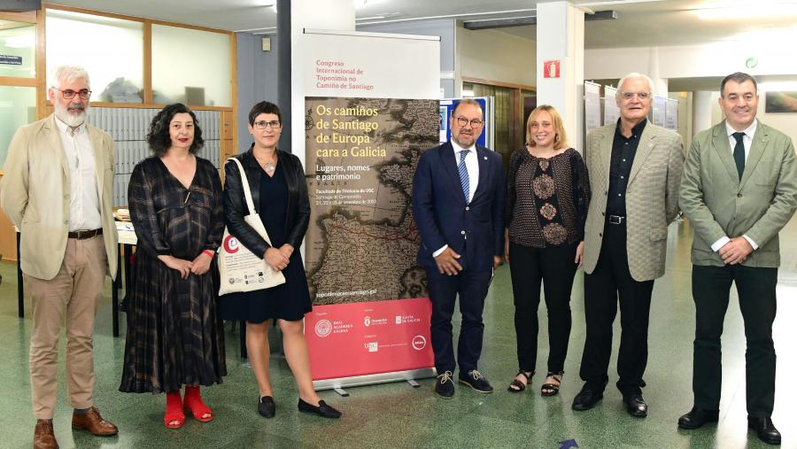 De esquerda a dereita, Elias Jose Feijo Torres, Luz Méndez, Ana Boullón, Antonio López, María Álvarez de la Granja, Víctor F. Freixanes e Román Rodríguez. FOTO: Santi Alvite