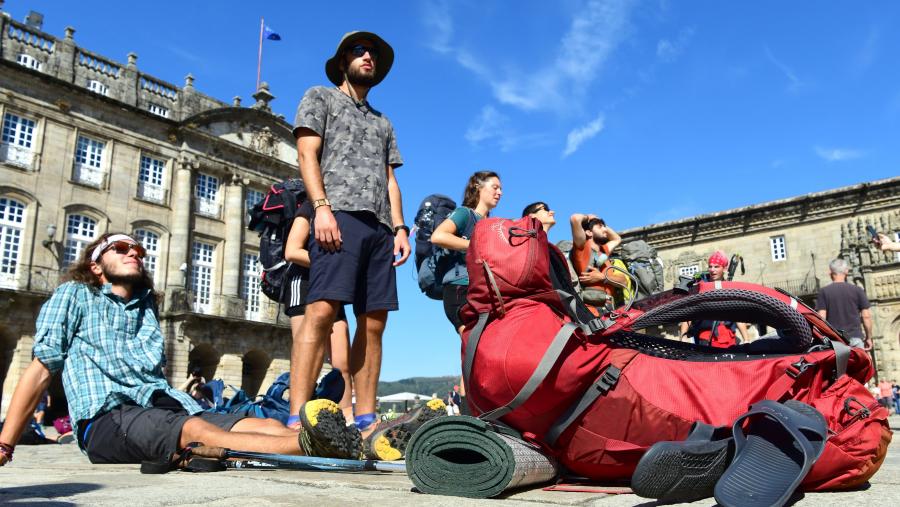 Imaxe de arquivo de peregrinos na Praza do Obradoiro. FOTO: Santi Alvite