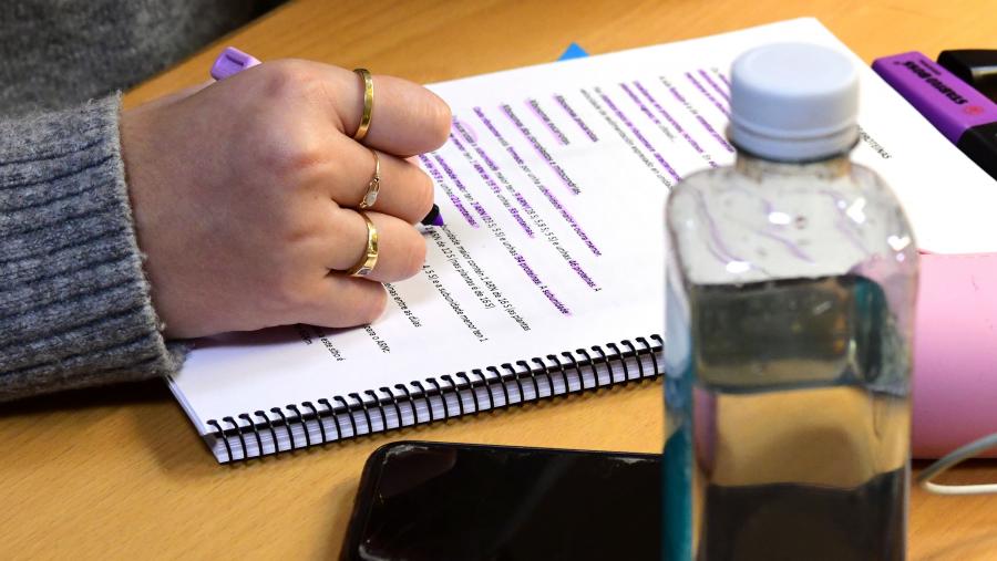 Cada un dos módulos consta de 25 horas e será recoñecido con 1 ECTS por competencias transversais (lingua) para todas as titulacións. FOTO: Santi Alvite