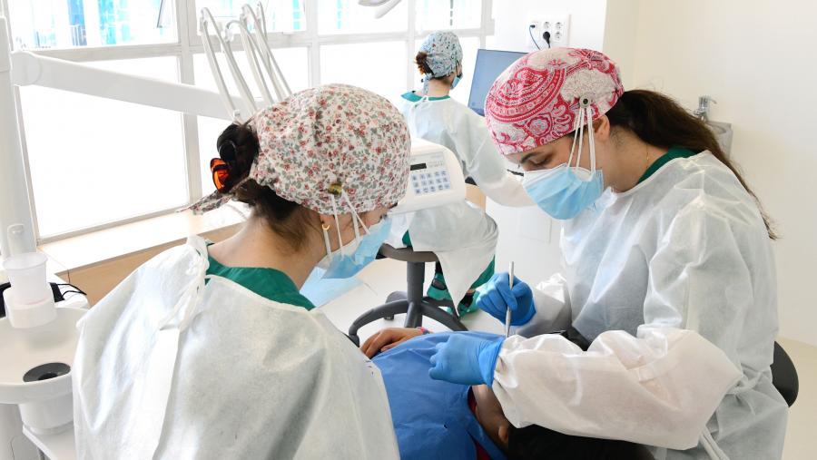 A investigadora traballou con mostras de pacientes avaliados na Facultade de Medicina e Odontoloxía da USC. Imaxe de arquivo. FOTO: Santi Alvite