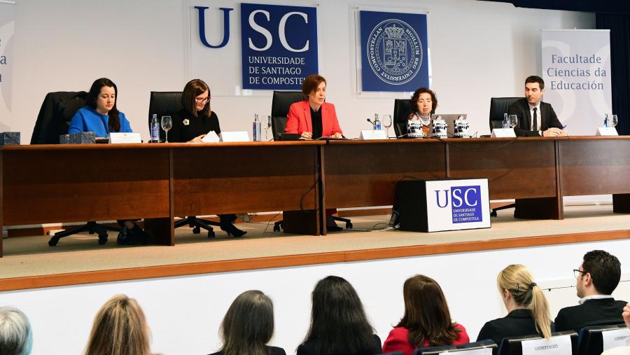 De esquerda a dereita, María López Sández, Mar Lorenzo, Pilar Murias, María Pilar Jiménez Aleixandre e Jesús García. FOTO: Santi Alvite 