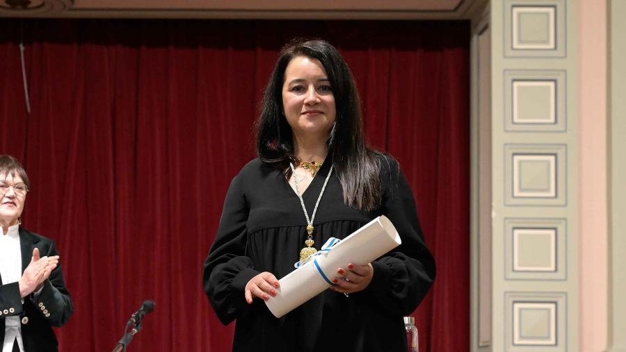 A profesora López Sández no acto de ingreso. FOTO: RAG
