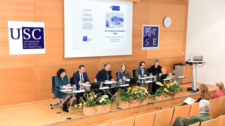 De esquerda a dereita, Paula López, David Losada, Gumersindo Feijoo, Julia González, Óscar Rodríguez e Luz Castro. FOTO: Santi Alvite