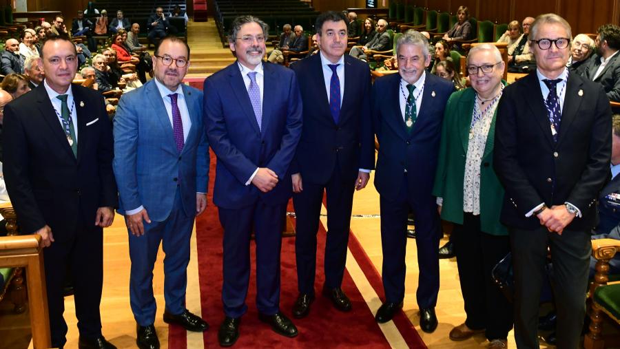 De esquerda a dereita, Marcelino Agís, Antonio López, Miguel Taín, Román Rodríguez, Jesús Palmou, María Josefa Sanz e Ulises Bértolo. FOTO: Santi Alvite