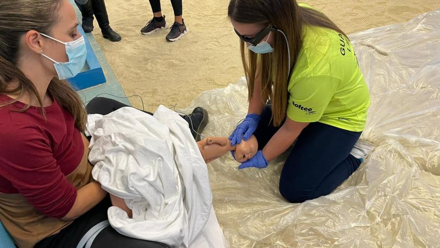 Simulación da asistencia a un parto utilizando as lentes intelixentes