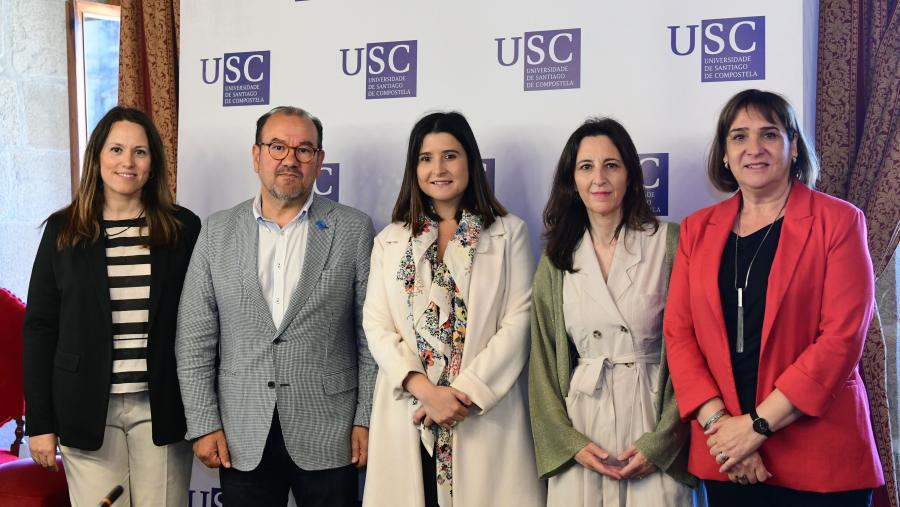 De esquerda a dereita, Cristina Fabeiro, Antonio López, Antía Sández, Silvia Moscoso e María José López Couso. FOTO: Santi Alvite