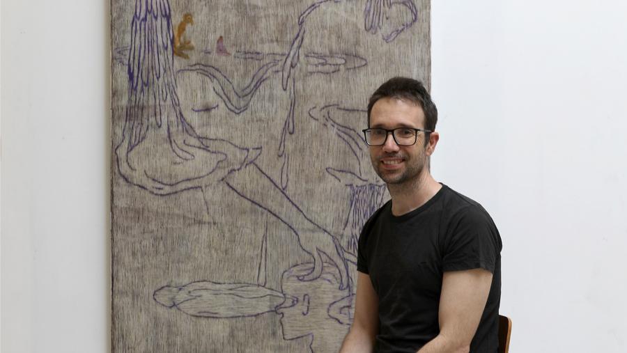 Vicente blanco, Mosquera, diante dunha das súas creacións