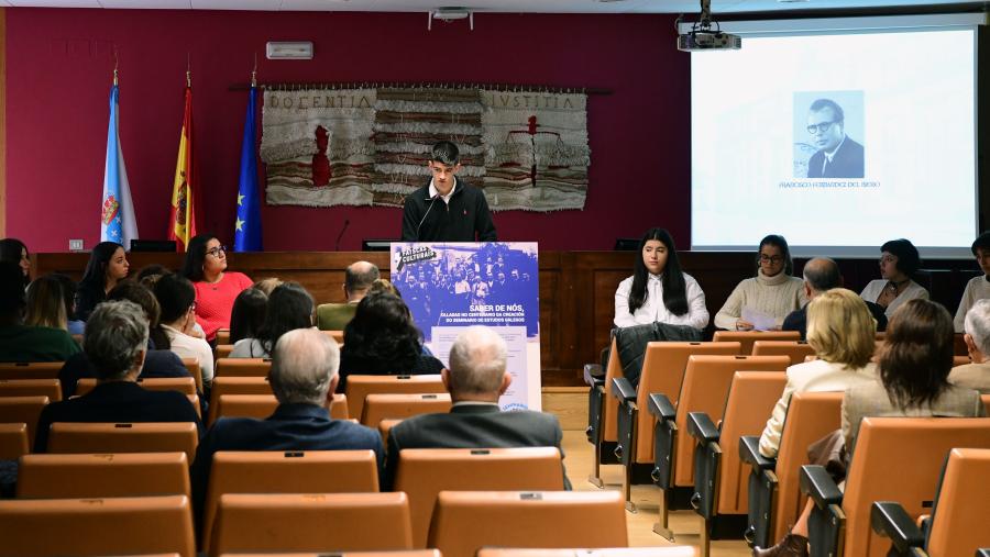 O acto contou cunha lectura de textos. FOTO: Santi Alvite