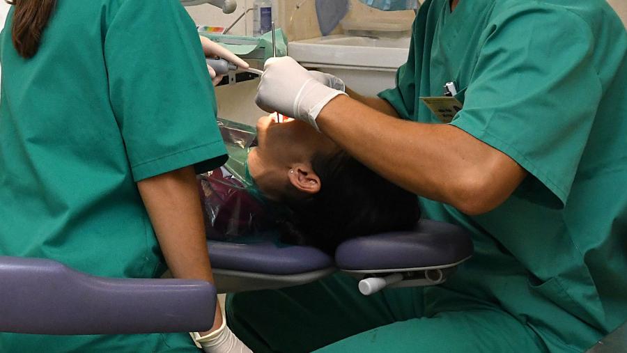 A campaña realizarase na clínica do Servizo de Investigación en Ortodoncia. FOTO: Santi Alvite