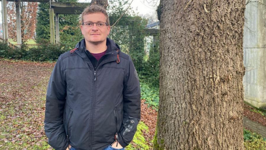 César Pérez Cruzado, nas inmediacións da EPS de Enxeñaría da USC