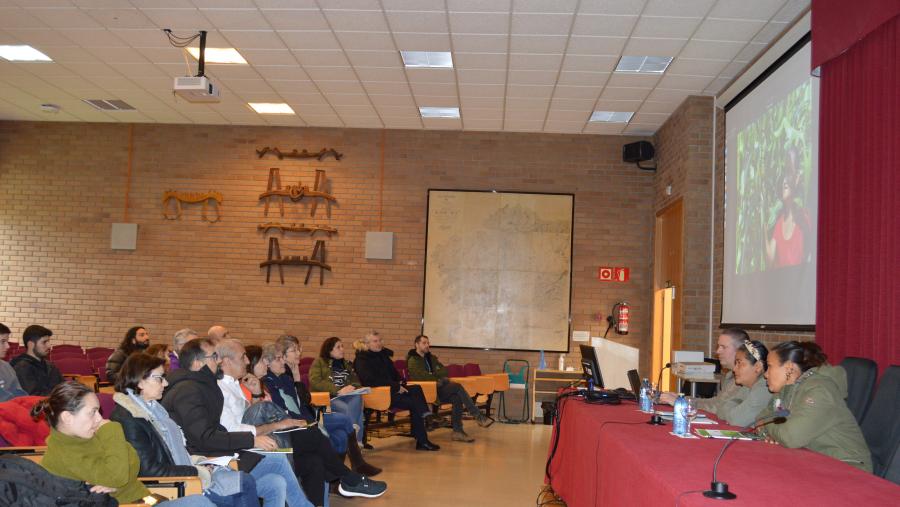 Relatoras e asistentes ao coloquio 'Mulleres bravas', na EPS de Enxeñaría