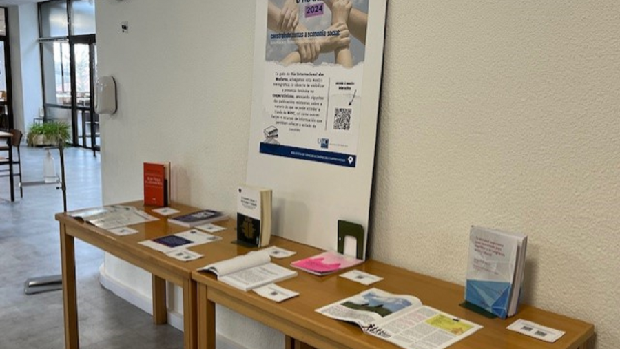 Unha parte da mostra estará exposta ata o 15 de marzo na entrada da biblioteca da Facultade de Ciencias Económicas e Empresariais