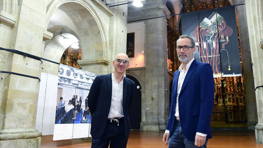 Armin Linke, esquerda, e Carlos Salgado na Igrexa da Universidade. FOTO: Santi Alvite