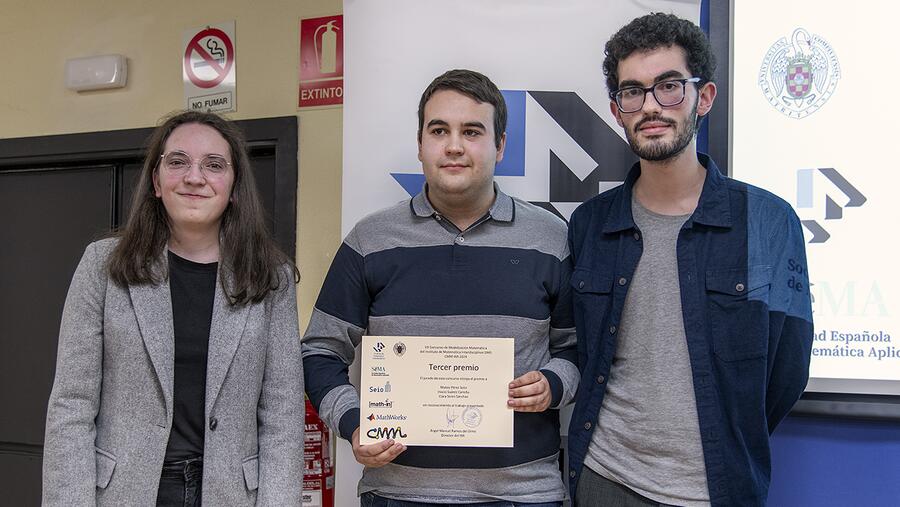Integrantes do equipo da USC gañador do terceiro premio. Foto: UCM