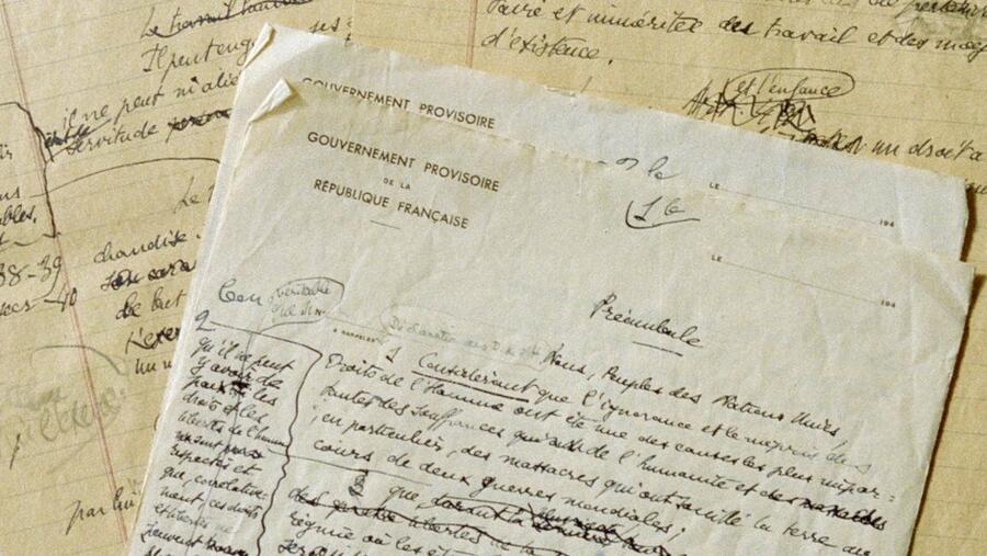 Foto ONU. Primeira versión da Declaración Universal de Dereitos Humanos