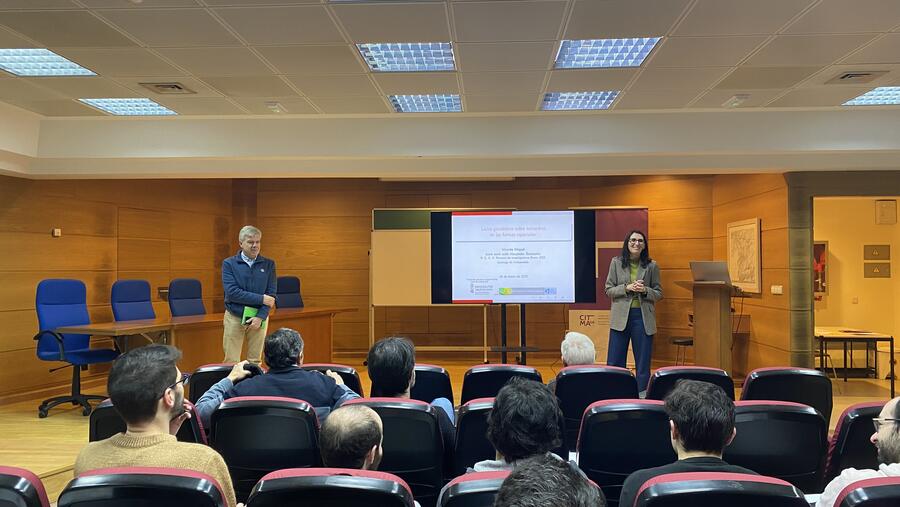 O encontro inaugurárono o catedrático da USC e coordinador da REAG, Eduardo García Río, e a directora científica do CITMAga, Rosa M. Crujeiras
