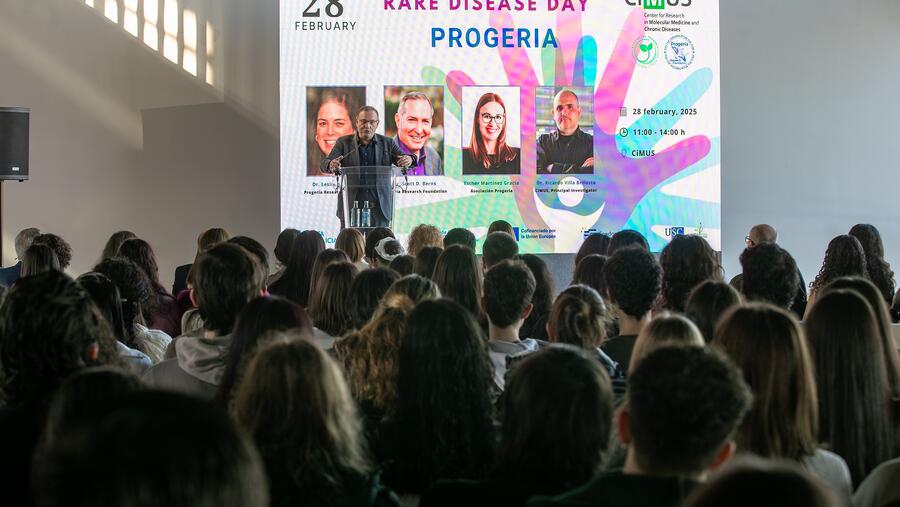 O vicerreitor Gumersindo Feijoo, interviñendo no acto. Foto: Ana Varela