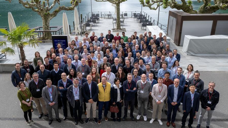 Foto de grupo das persoas participantes no encontro. Foto: CiQUS