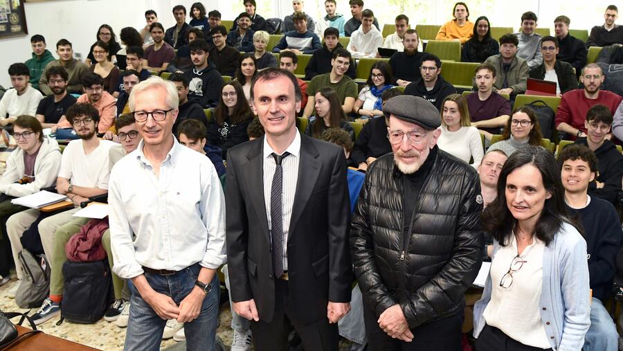 De esquerda a dereita, Javier Mas, Jorge Mira, Kip Thorne e Elena López. FOTO: Santi Alvite