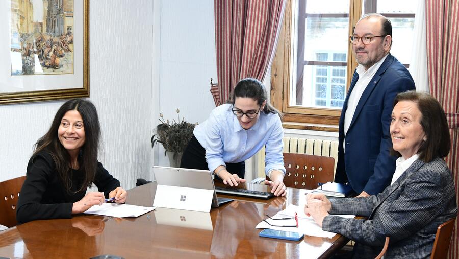 Na xestión constitutiva do iLTIUS, (de dereita a esquerda) Pilar Bermejo, Antonio López, Tamara Bouso e María José Alonso. Foto: Santi Alvite
