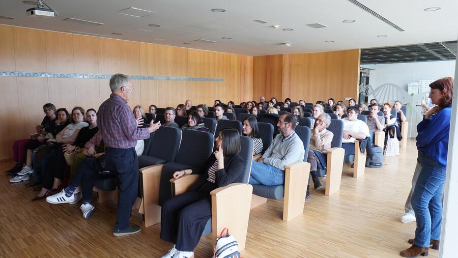 O profesor Carracedo durante a súa intervención. Foto: CiMUS