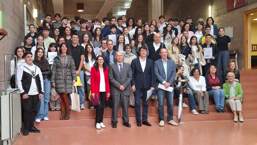 A fase final do concurso para elixir aos representantes de Galicia celebrouse na Facultade de Matemáticas