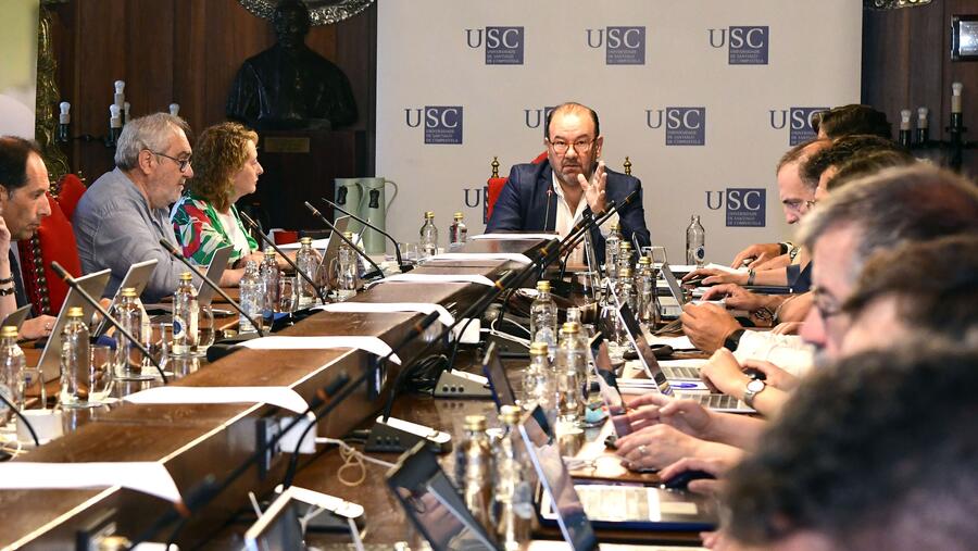 Dos sete exercicios económicos dos que rendeu contas o equipo de Antonio López durante os seus mandatos, acadouse superávit en todos eles. Foto: Santi Alvite