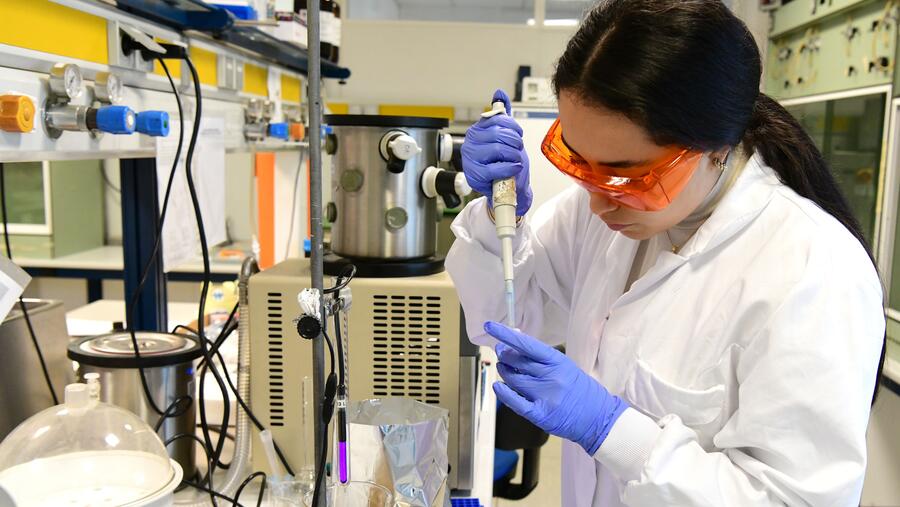 A calidade da investigación realizada na USC é un dos aspectos que destaca CWUR. FOTO: Santi Alvite